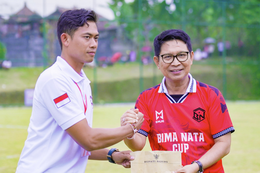 Bupati Adi Arnawa Buka Turnamen Sepak Bola Bima Nata Cup II